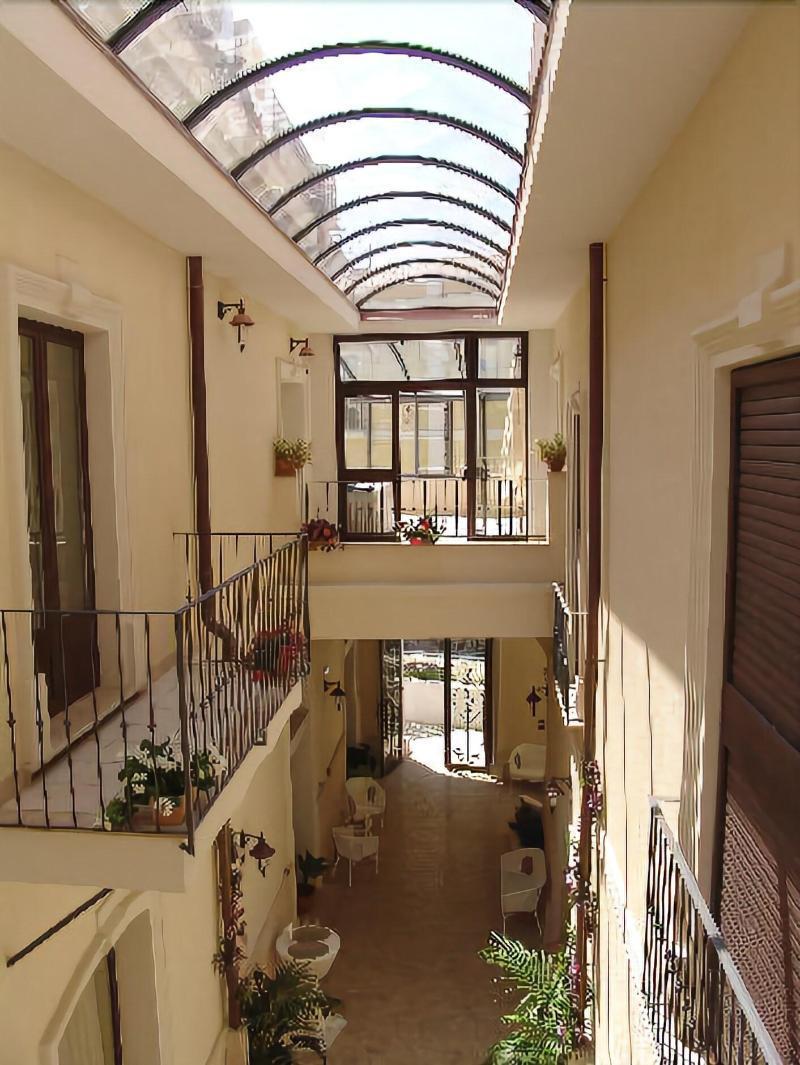 Aparthotel Palazzo Reginella Bovalino Marina Exterior foto