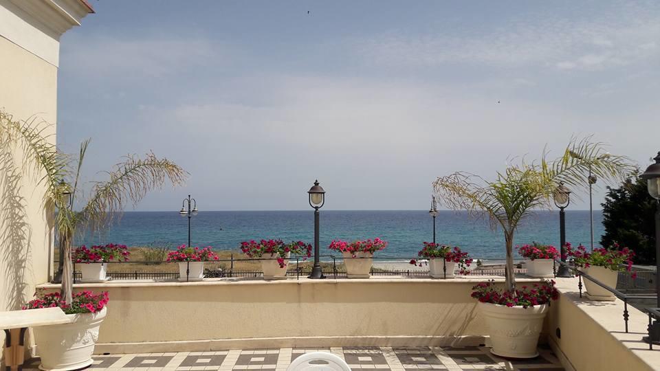 Aparthotel Palazzo Reginella Bovalino Marina Exterior foto
